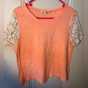 Umgee Shirt w/ Lace Detail 😍